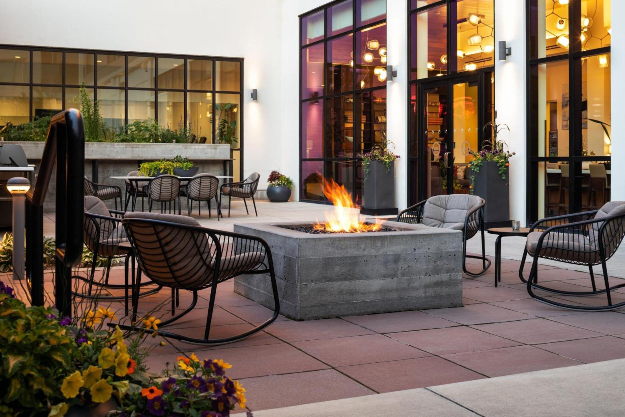 Element Bozeman Hotel Bagian luar foto
